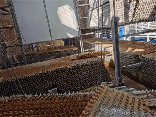 閉式冷卻塔什么時候添加冷凍液(冷卻塔需要加防凍液嗎)(什么是閉式冷卻塔)